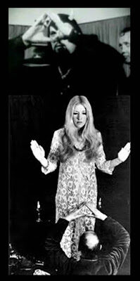 jay-z25e225802599s2broc2billuminati2bpyramid2b0-8176534